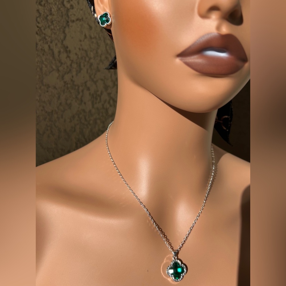 Sparkling Silver & Green Clover Jewelry Set
